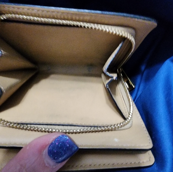 LOEWE PUZZLE COMPACT ZIP WALLET EUC CALFSKIN with Dustbag - Picture 6 of 8